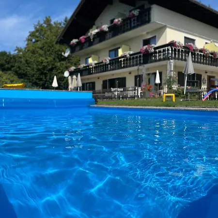 Waldschenke Am Woerthersee 게스트하우스 벨덴암워스에르시