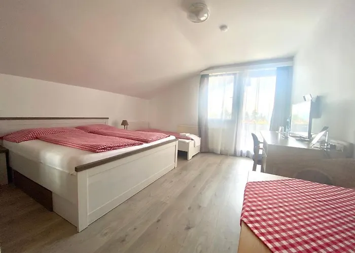 Pensión Waldschenke Am Woerthersee 3*