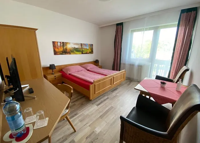 Pensión Waldschenke Am Woerthersee 3*