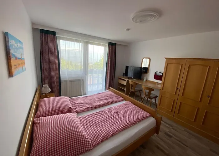 Pensión Waldschenke Am Woerthersee 3*